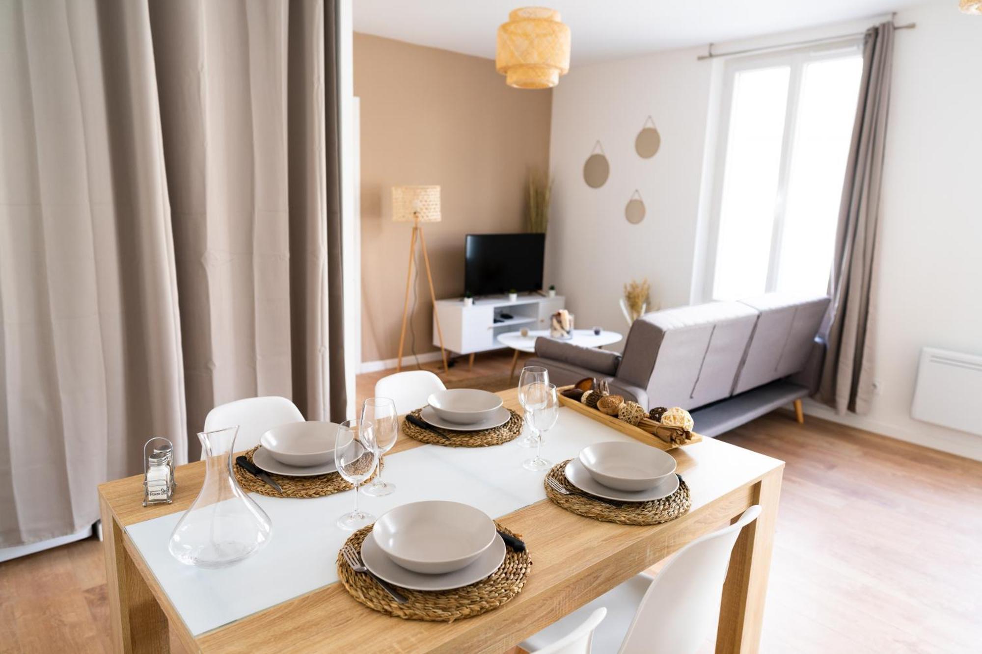 Spacieux Appartement Avec Parking Prive A Saumur Kültér fotó